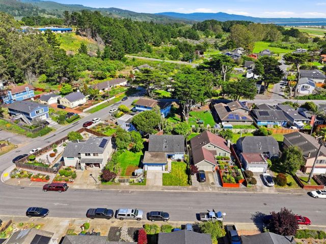560 Terrace Avenue, Moss Beach, CA 94038