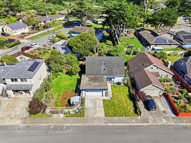 560 Terrace Avenue, Moss Beach, CA 94038