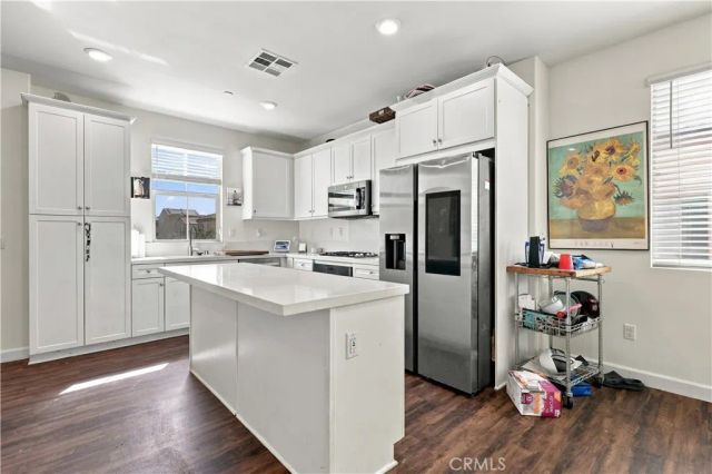 881 Pear Court, Upland, CA 91786