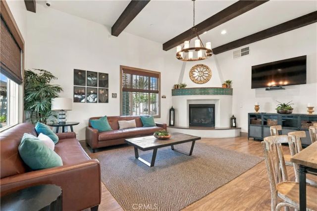 881 Pear Court, Upland, CA 91786