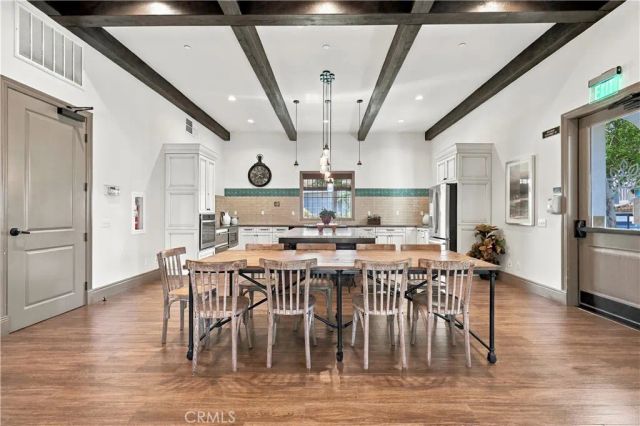 881 Pear Court, Upland, CA 91786
