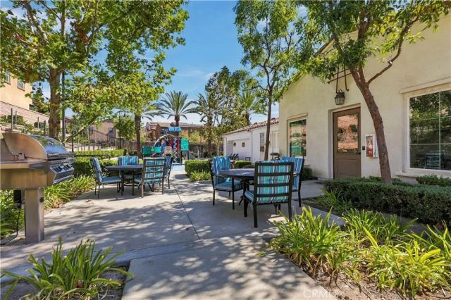 881 Pear Court, Upland, CA 91786