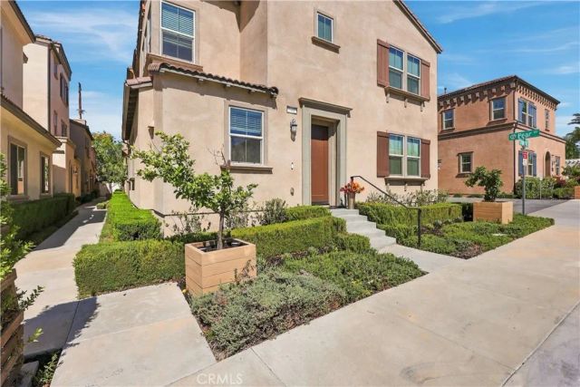 881 Pear Court, Upland, CA 91786