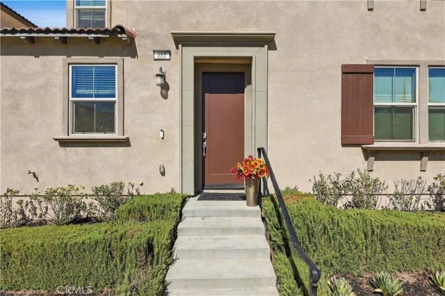 881 Pear Court, Upland, CA 91786