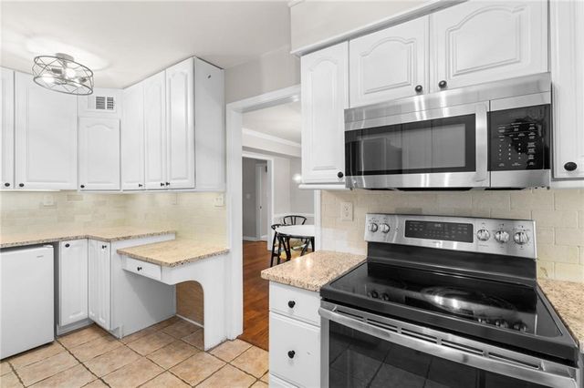 34 Chaumont Square NW, Atlanta, GA 30327