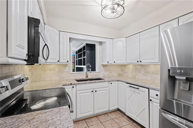 34 Chaumont Square NW, Atlanta, GA 30327