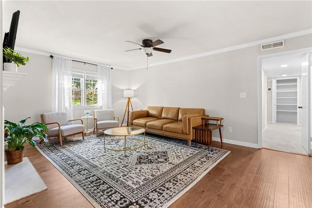 34 Chaumont Square NW, Atlanta, GA 30327