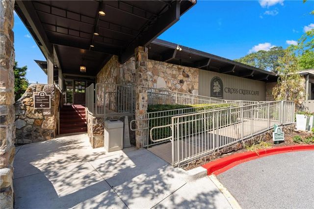 34 Chaumont Square NW, Atlanta, GA 30327