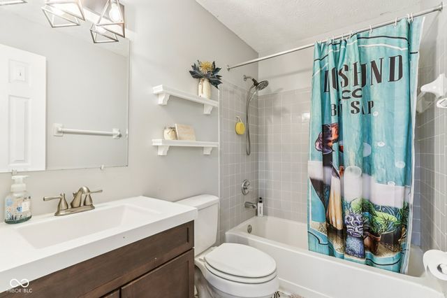 863 Westridge North Drive, Noblesville, IN 46062