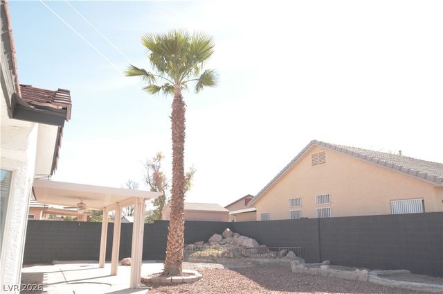 2825 Glen Aulin Street, Las Vegas, NV 89108