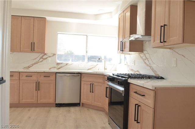 2825 Glen Aulin Street, Las Vegas, NV 89108