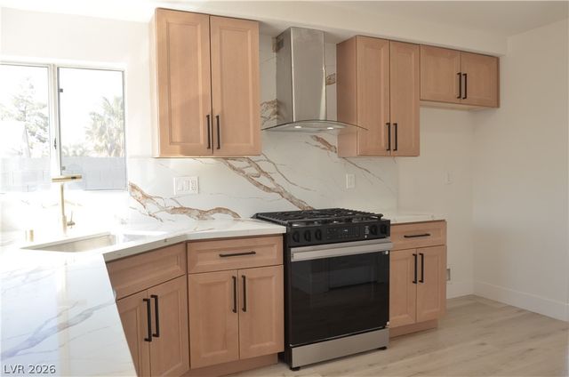 2825 Glen Aulin Street, Las Vegas, NV 89108