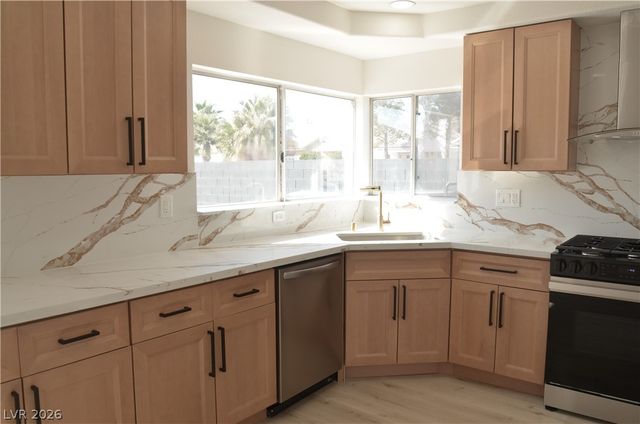 2825 Glen Aulin Street, Las Vegas, NV 89108