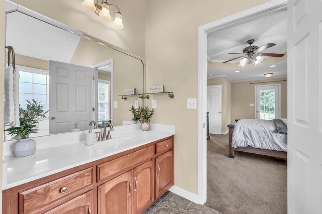 1582 Rembrandt Dr, Clarksville, TN 37040