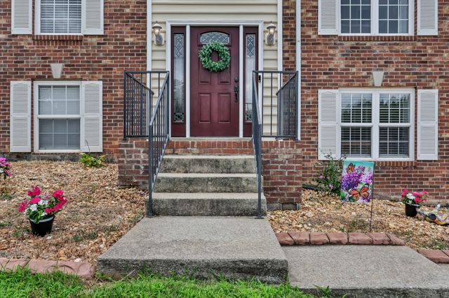 1582 Rembrandt Dr, Clarksville, TN 37040