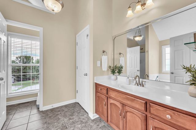 1582 Rembrandt Dr, Clarksville, TN 37040