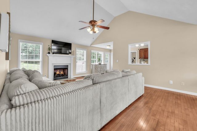 1582 Rembrandt Dr, Clarksville, TN 37040