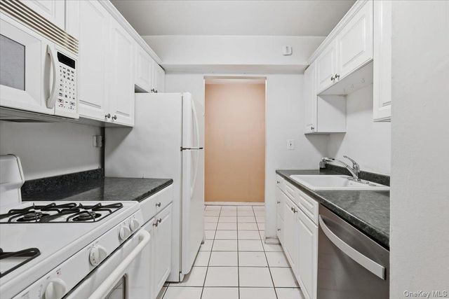 75 W 238th Street 2D, Bronx, NY 10463