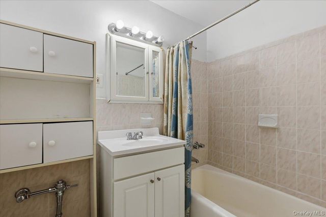 75 W 238th Street 2D, Bronx, NY 10463