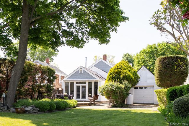 168 Sterling Street, Greenport, NY 11944