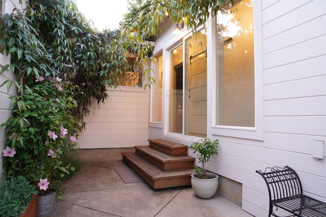 480 N Oregon Street, Jacksonville, OR 97530