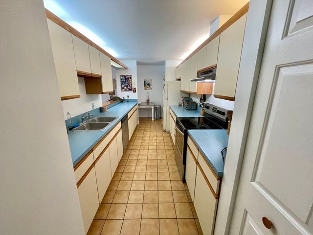 1 Loring Ave 207, Swampscott, MA 01907