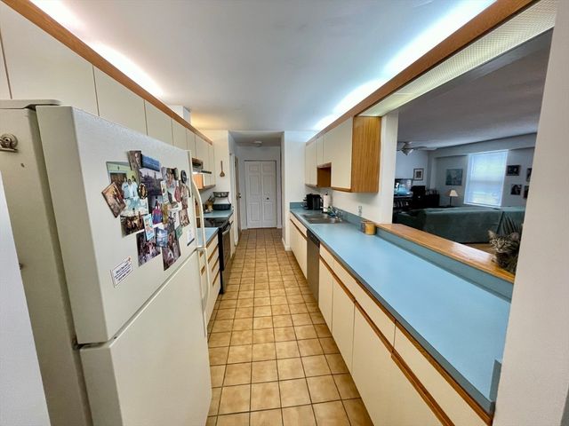1 Loring Ave 207, Swampscott, MA 01907