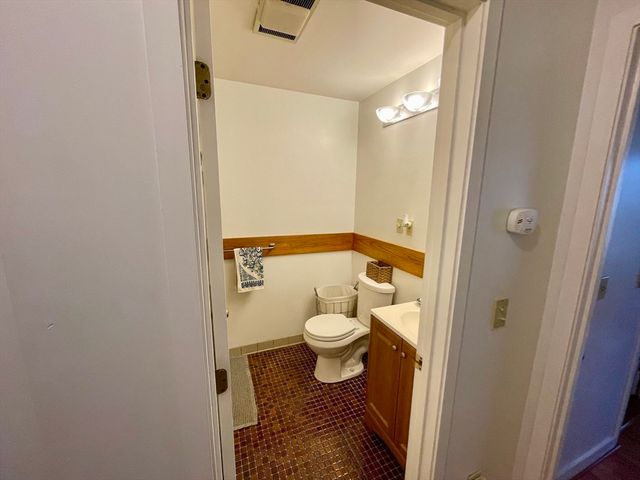 1 Loring Ave 207, Swampscott, MA 01907