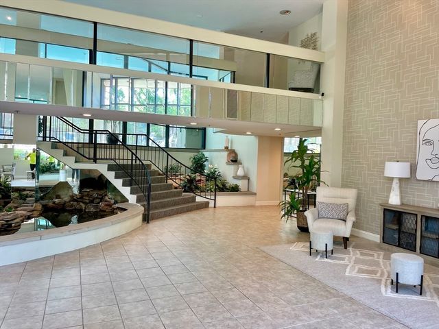 1 Loring Ave 207, Swampscott, MA 01907