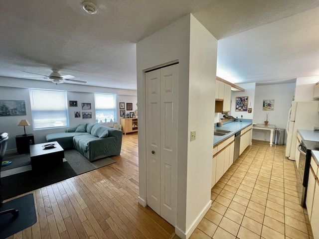 1 Loring Ave 207, Swampscott, MA 01907