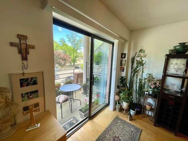 1 Loring Ave 207, Swampscott, MA 01907