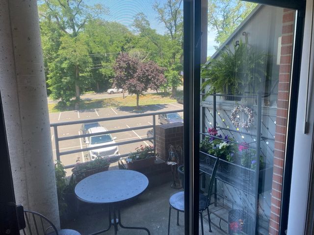 1 Loring Ave 207, Swampscott, MA 01907