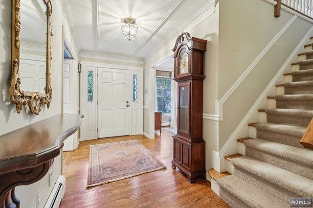 4 Stoney Ridge Road, Allendale, NJ 07401