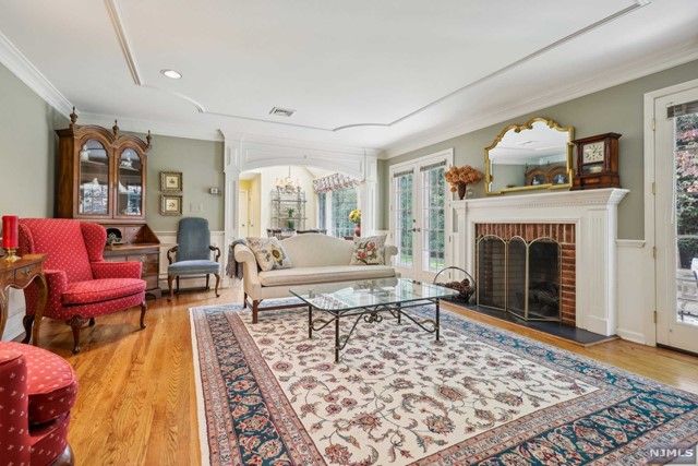 4 Stoney Ridge Road, Allendale, NJ 07401