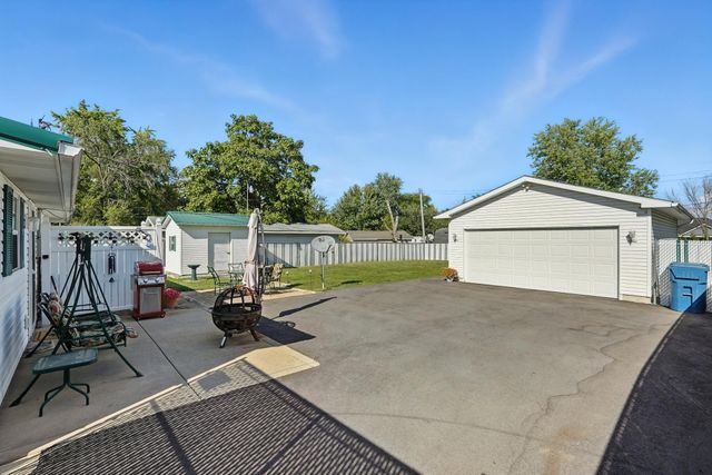 12815 Whitcomb Street, Crown Point, IN 46307