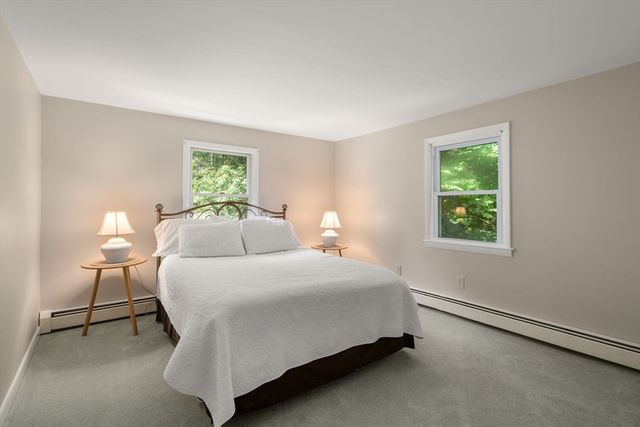 40 Gunhouse St, Sharon, MA 02067
