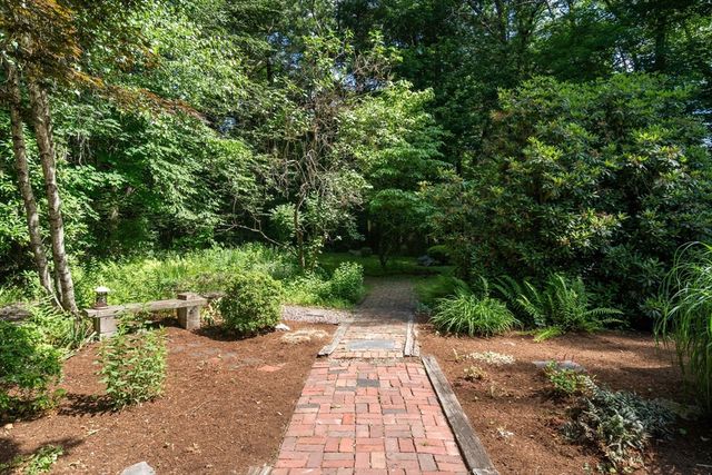 40 Gunhouse St, Sharon, MA 02067