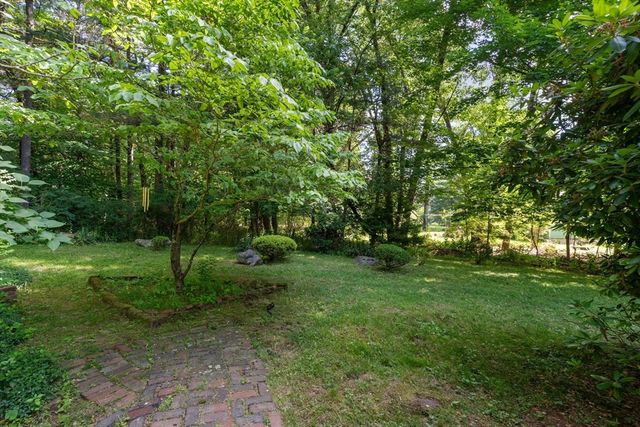 40 Gunhouse St, Sharon, MA 02067