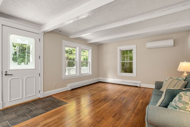 40 Gunhouse St, Sharon, MA 02067