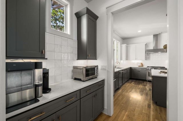 2018 10th Ave, S, Nashville, TN 37204