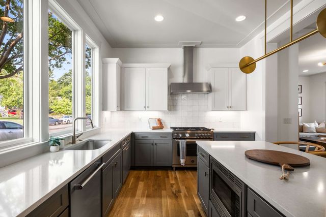 2018 10th Ave, S, Nashville, TN 37204