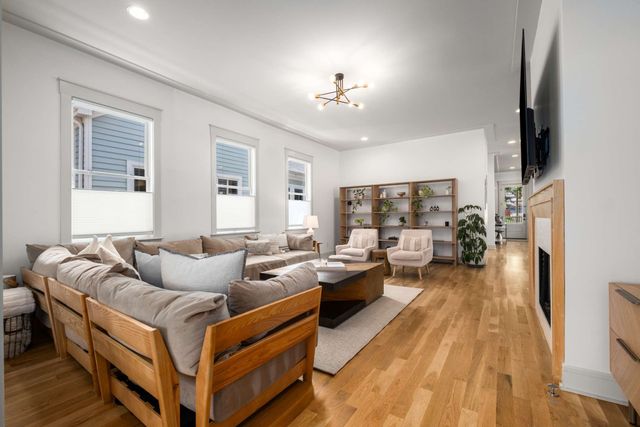 2018 10th Ave, S, Nashville, TN 37204