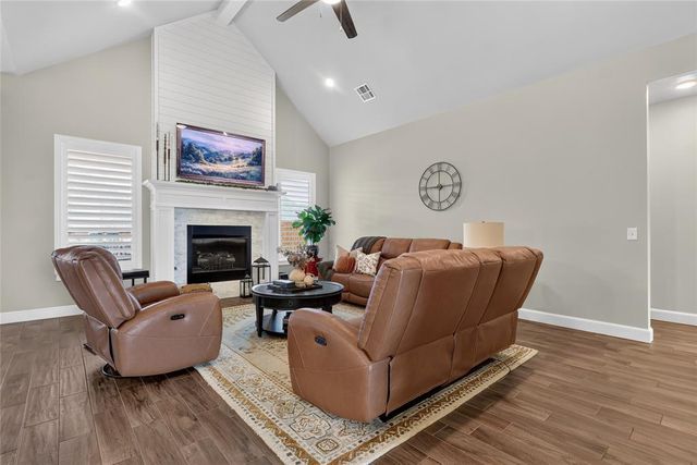 304 Bray Lane, Yukon, OK 73099