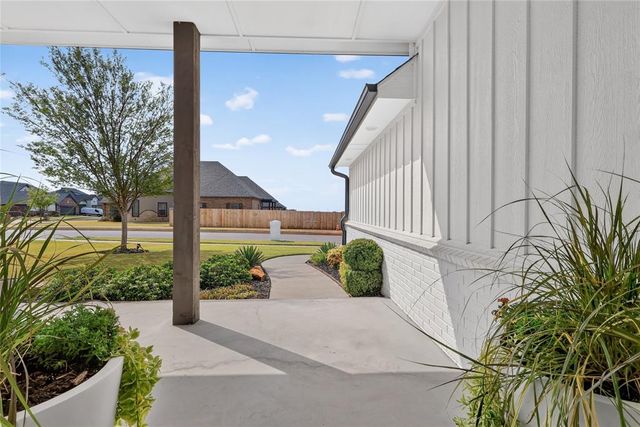 304 Bray Lane, Yukon, OK 73099