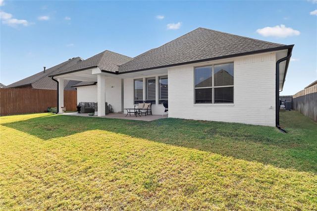 304 Bray Lane, Yukon, OK 73099