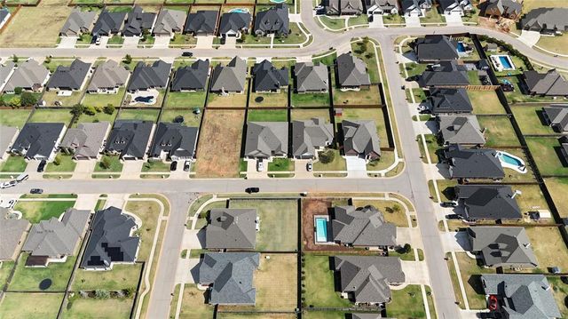 304 Bray Lane, Yukon, OK 73099