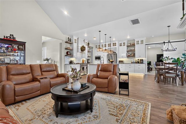 304 Bray Lane, Yukon, OK 73099