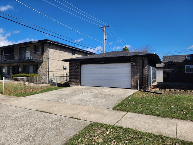 2736 178th Street, Lansing, IL 60438