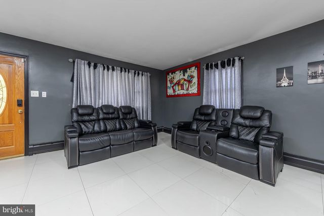 500 N FORKLANDING RD, Maple Shade, NJ 08052