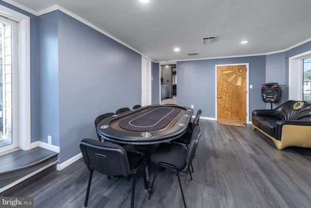 500 N FORKLANDING RD, Maple Shade, NJ 08052